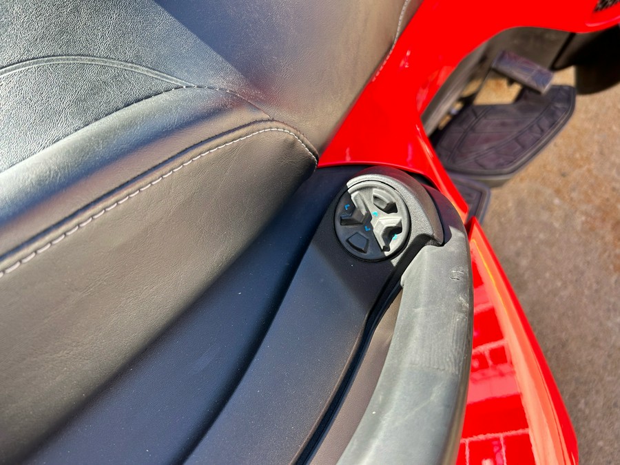 2013 Can-Am Spyder® RT-S SE5