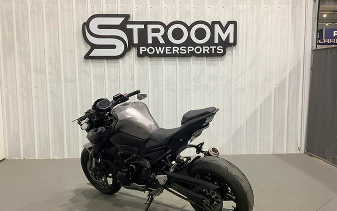2023 Kawasaki Z900 ABS Metallic Black/Graphite Gray/Flat Black