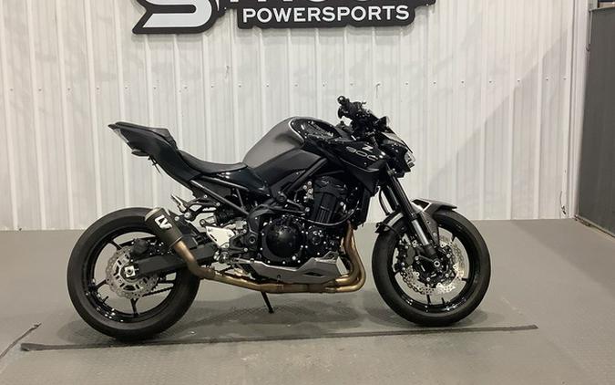 2023 Kawasaki Z900 ABS Metallic Black/Graphite Gray/Flat Black
