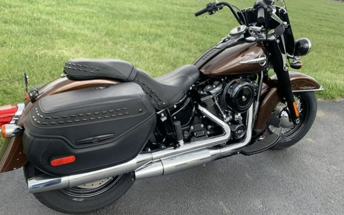 2019 Harley-Davidson® FLHC - Softail® Heritage Classic