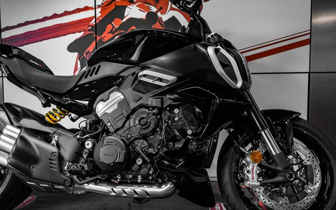 2024 Ducati Diavel V4 Black