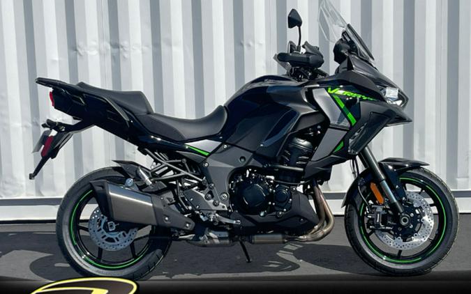 2025 Kawasaki Versys® 1100 SE LT ABS