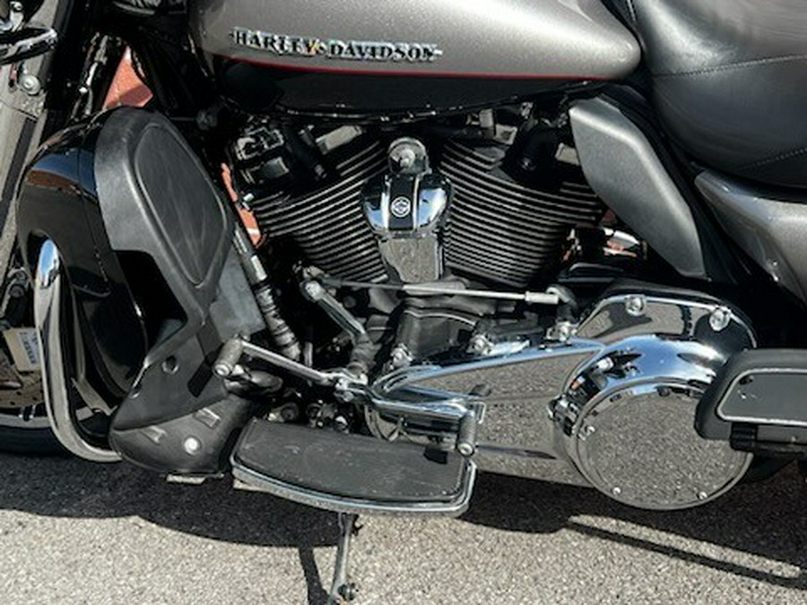 2017 Harley-Davidson® FLHTK Ultra Limited