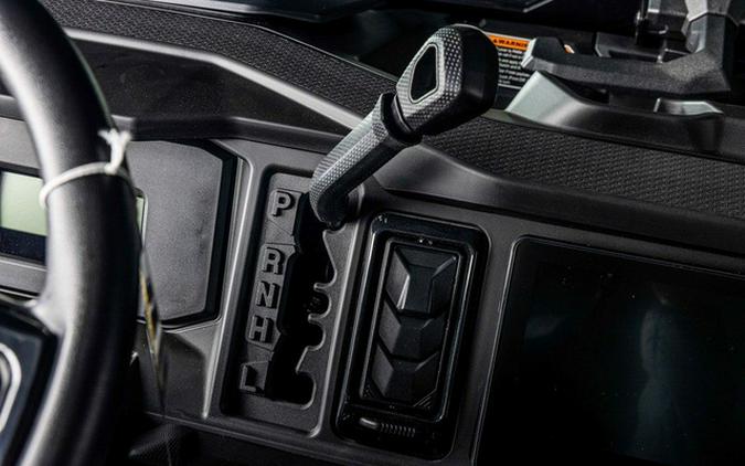 2026 Can-Am Defender Limited HD11