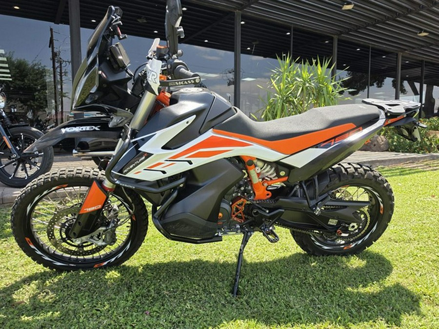 2020 KTM Adventure 790 R