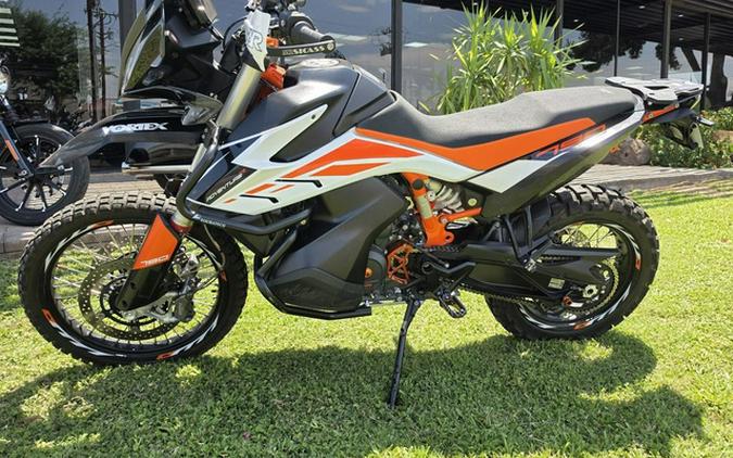2020 KTM Adventure 790 R
