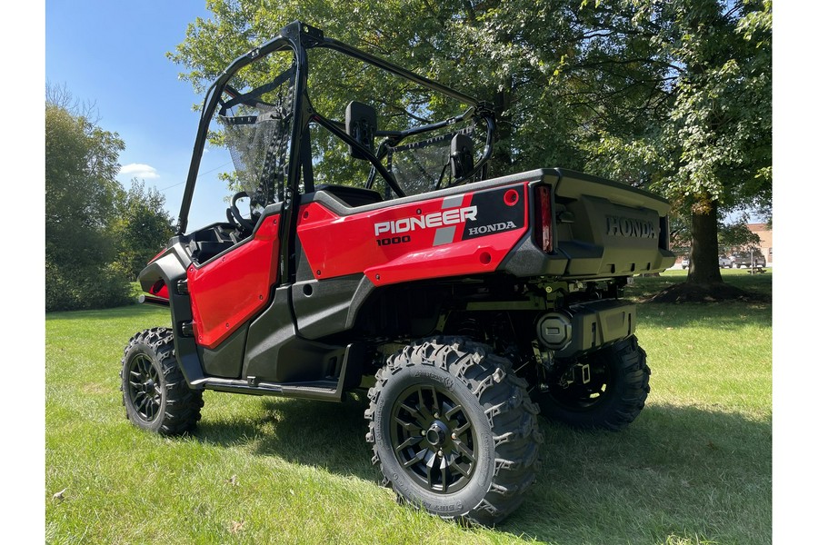 2023 Honda Pioneer 1000 Deluxe