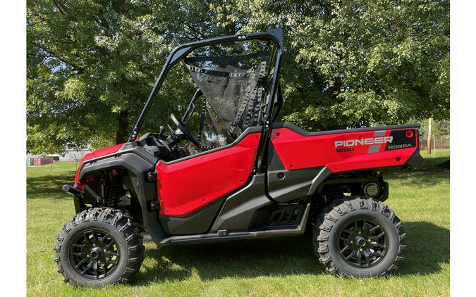 2023 Honda Pioneer 1000 Deluxe