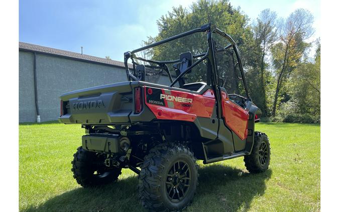 2023 Honda Pioneer 1000 Deluxe