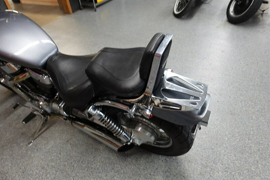 2005 Suzuki Boulevard S83