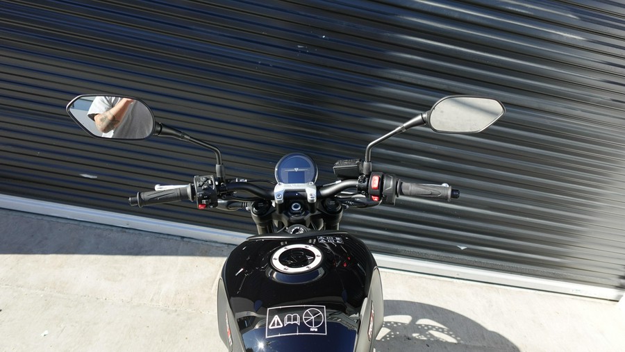 2025 Triumph Trident 660