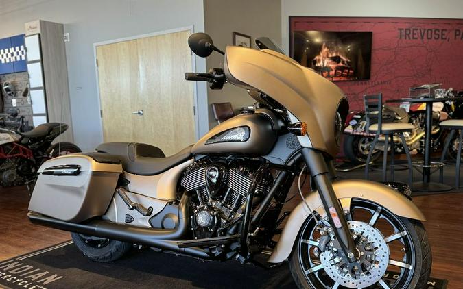 2024 Indian Motorcycle® Chieftain® Dark Horse® w/Powerband Audio Pkg Sandstone Smoke