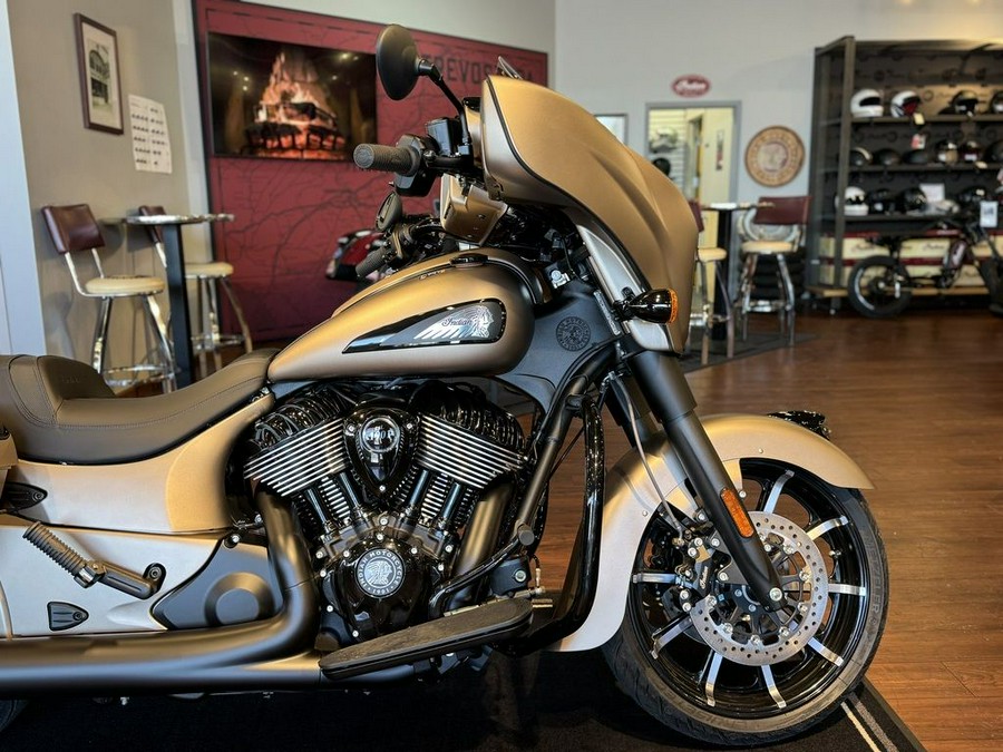 2024 Indian Motorcycle® Chieftain® Dark Horse® w/Powerband Audio Pkg Sandstone Smoke