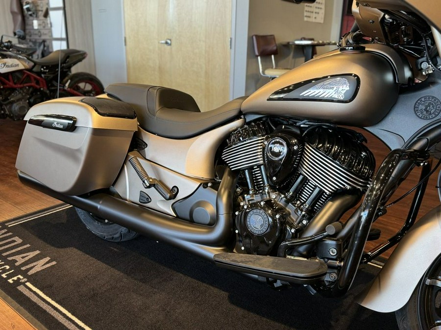 2024 Indian Motorcycle® Chieftain® Dark Horse® w/Powerband Audio Pkg Sandstone Smoke