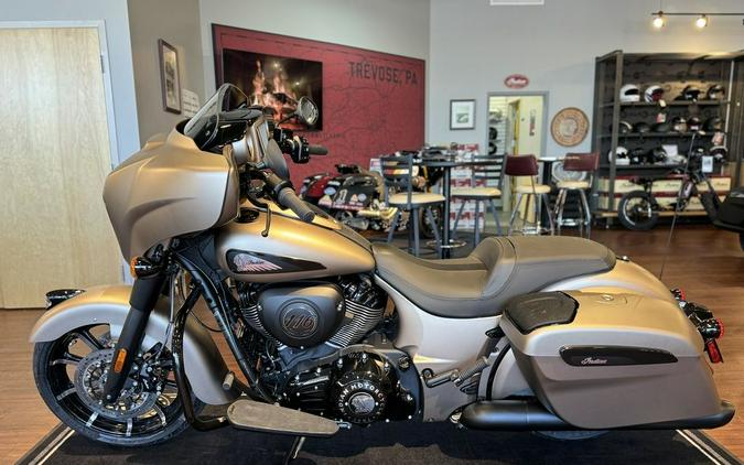 2024 Indian Motorcycle® Chieftain® Dark Horse® w/Powerband Audio Pkg Sandstone Smoke