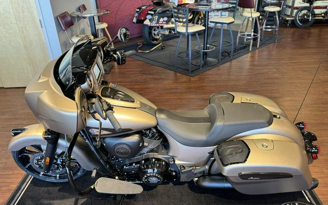 2024 Indian Motorcycle® Chieftain® Dark Horse® w/Powerband Audio Pkg Sandstone Smoke