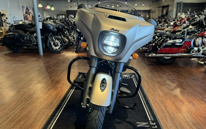 2024 Indian Motorcycle® Chieftain® Dark Horse® w/Powerband Audio Pkg Sandstone Smoke