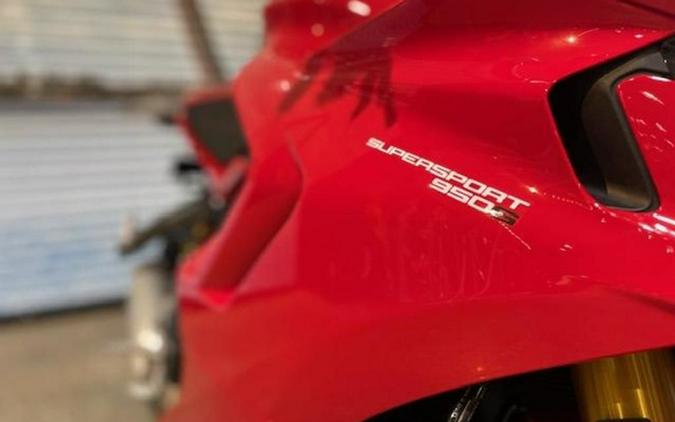 2024 Ducati Supersport 950 S Red 950 S