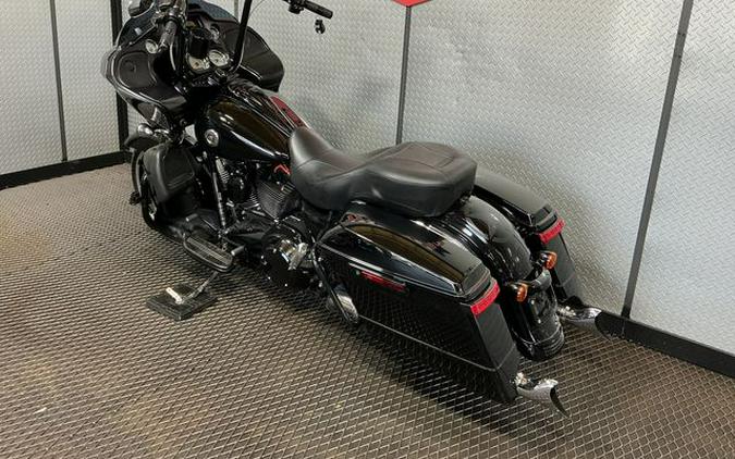 2015 Harley-Davidson Road Glide Base