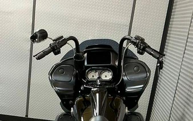 2015 Harley-Davidson Road Glide Base