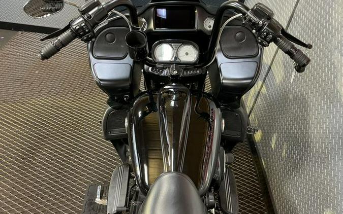 2015 Harley-Davidson Road Glide Base