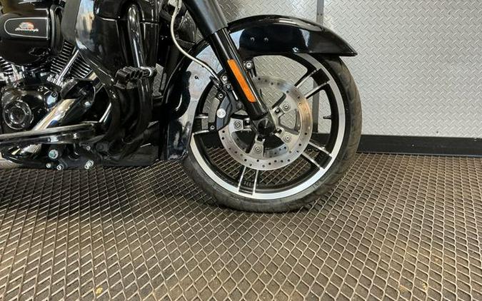 2015 Harley-Davidson Road Glide Base