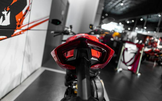 2024 Ducati Streetfighter V4 S Red