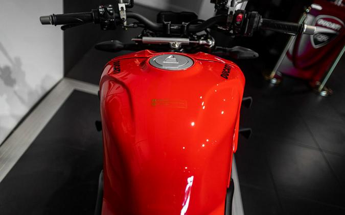 2024 Ducati Streetfighter V4 S Red