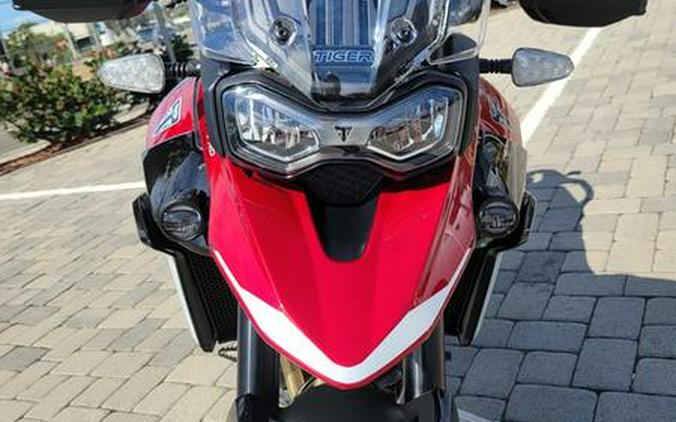 2025 Triumph Tiger 900 GT Pro Carnival Red / Sapphire Black