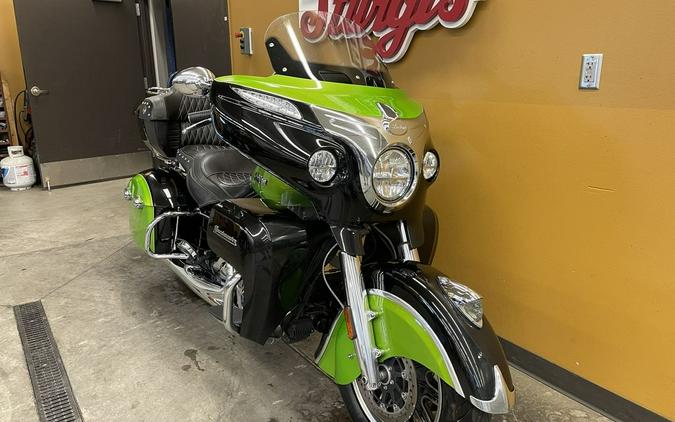 2017 Indian Motorcycle® Roadmaster® Icon Thunder Black & Snakeskin Green