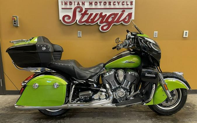 2017 Indian Motorcycle® Roadmaster® Icon Thunder Black & Snakeskin Green