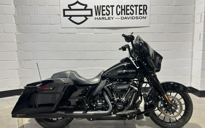 2018 Harley-Davidson® Street Glide® Special Vivid Black FLHXS