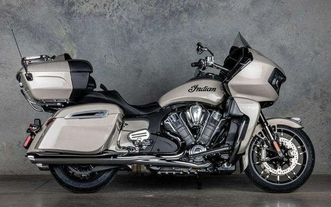 2026 Indian Pursuit Limited 112 w/PowerBand Audio Silver Quar