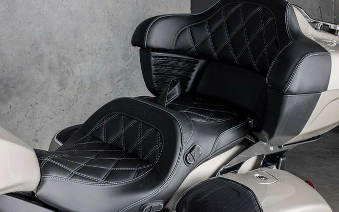 2026 Indian Pursuit Limited 112 w/PowerBand Audio Silver Quar