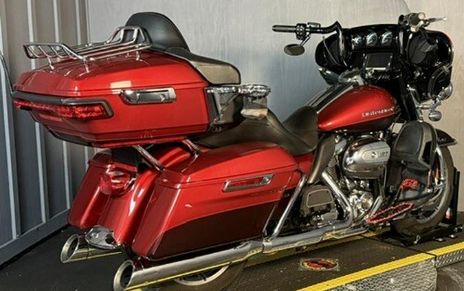 2018 Harley-Davidson® Ultra LimitedFLHTK WKDRED/TWTDCHRY W/PINSTRIPE