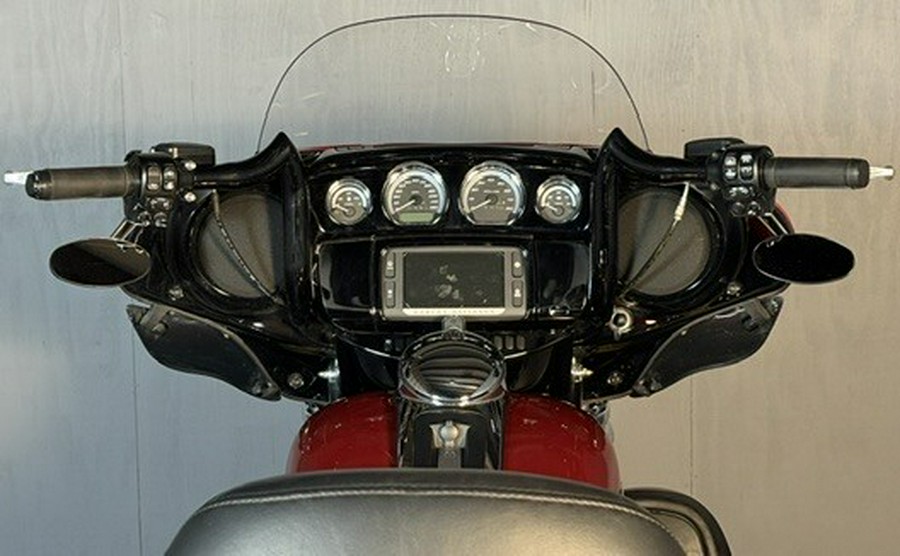 2018 Harley-Davidson® Ultra LimitedFLHTK WKDRED/TWTDCHRY W/PINSTRIPE