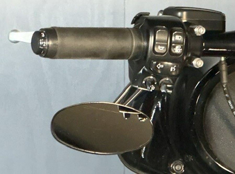 2018 Harley-Davidson® Ultra LimitedFLHTK WKDRED/TWTDCHRY W/PINSTRIPE