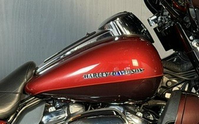 2018 Harley-Davidson® Ultra LimitedFLHTK WKDRED/TWTDCHRY W/PINSTRIPE