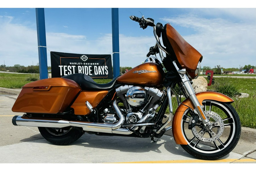 2014 Harley-Davidson® FLHX STREET GLIDE