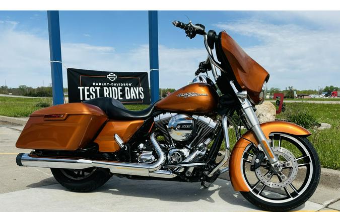 2014 Harley-Davidson® FLHX STREET GLIDE