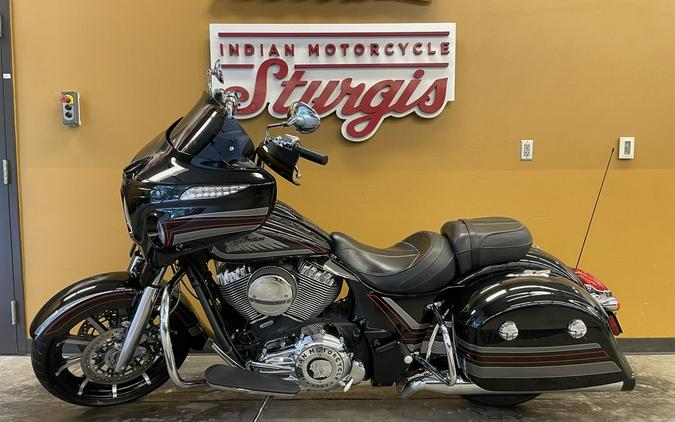 2018 Indian Motorcycle® Chieftain® Limited ABS Thunder Black Pearl with Graphics