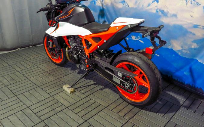 2026 KTM Duke 990 R