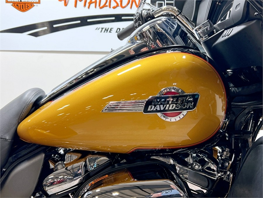 2023 Harley-Davidson Tri Glide Ultra FLHTCUTG 2,245 Miles