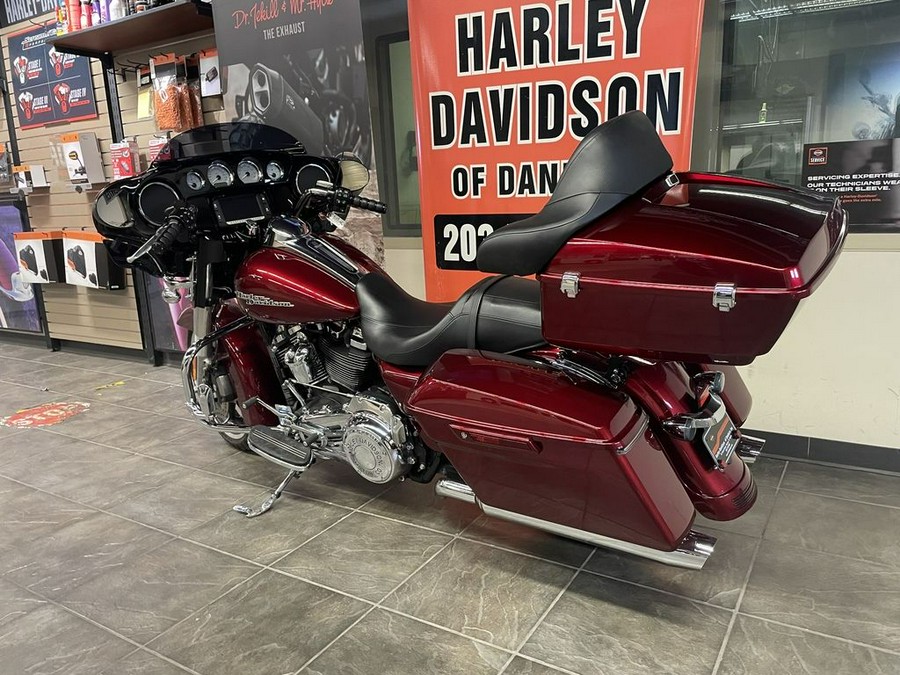 2017 Harley-Davidson® FLHXS - Street Glide® Special