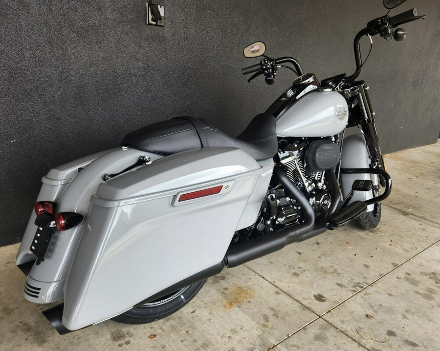 FLHRXS 2025 Road King™ Special