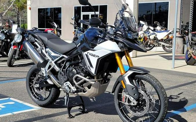 2025 Triumph Tiger 900 Rally Pro Carbon Black / Sapphire Black
