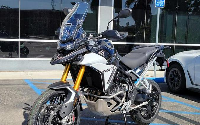 2025 Triumph Tiger 900 Rally Pro Carbon Black / Sapphire Black