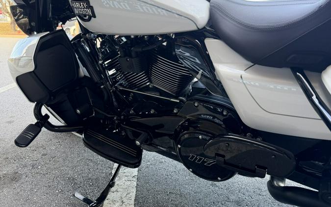 2026 Harley-Davidson® Street Glide Limited White Onyx Pearl Black Trim