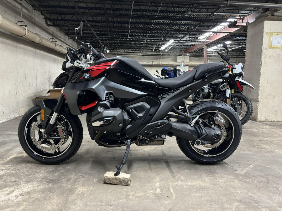 2026 BMW R 1300 R