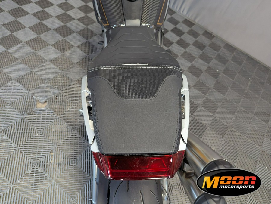 2023 Indian Motorcycle FTR R Carbon